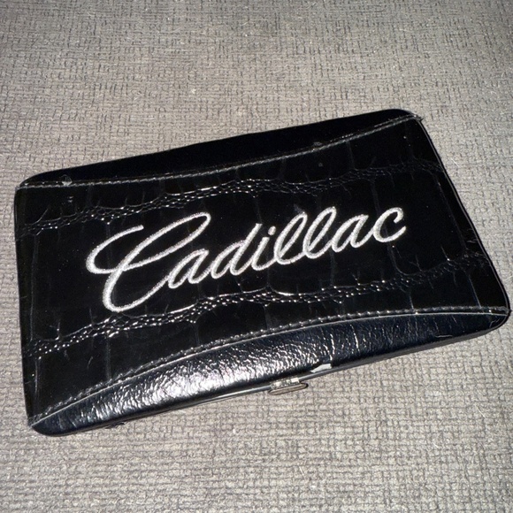 Cadillac Clutch - Picture 2 of 3